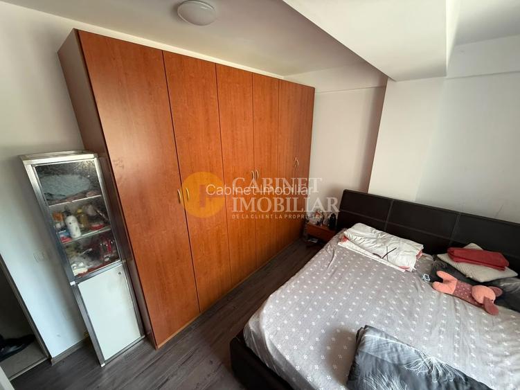 3 CAMERE DECOMANDAT--ETAJ 1-- ROND MALL MOLDOVA - 5