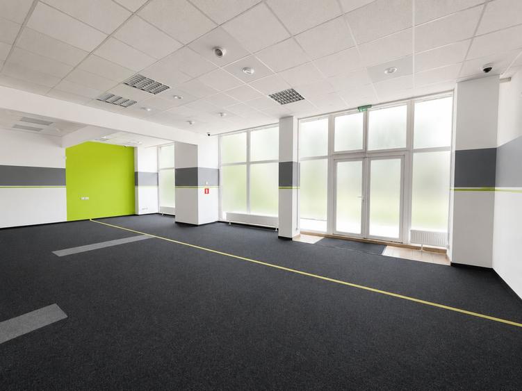 Spatiu comercial cu vitrina de inchiriat in Oradea, Decebal