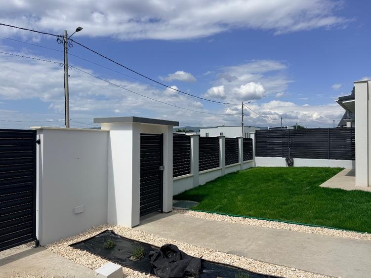 Preț atractiv ! Casă cu toate utilitățile disponibile