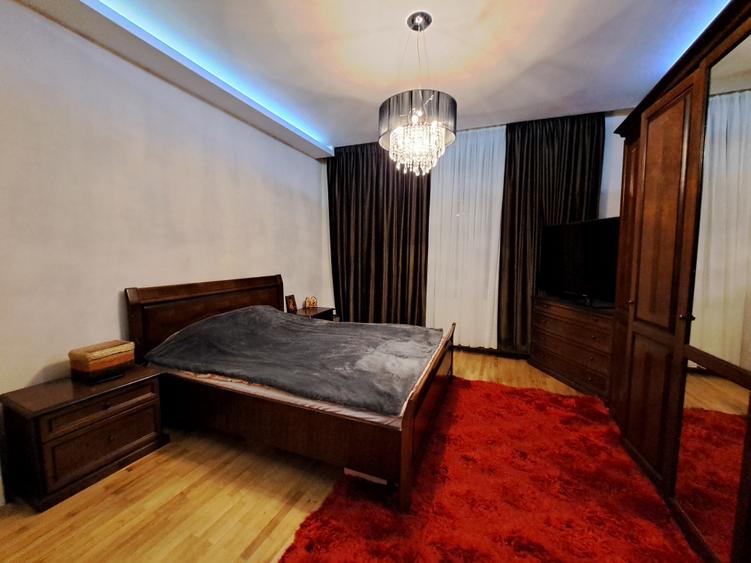 APARTAMENT 5 CAMERE CU SCARA INTERIOARA IN VILA - ANVELOPATA TERMIC ANUL CURENT
