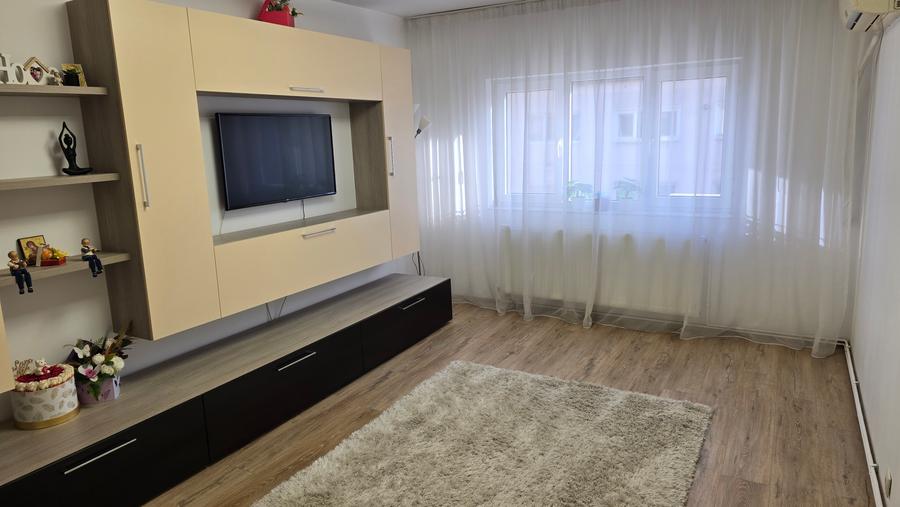 Vand apartament 2 camere decomandat in Deva, Zamfirescu, 52 mp, mobilat, utilat