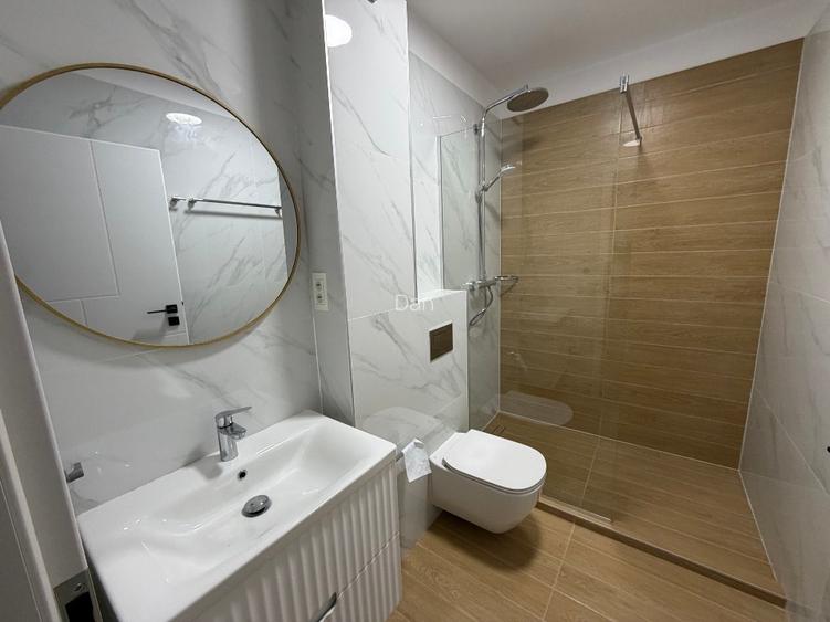 Proprietar, inchiriez  termen lung Apartament 4 camere complet utilat - 6