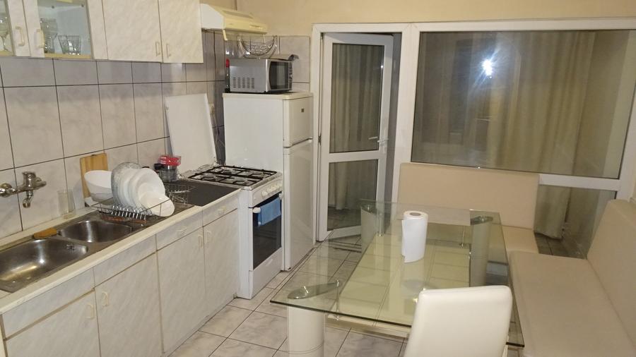 Vand apartament de 2 camere decomandat in Deva, zona I. Creanga + boxa intabulat