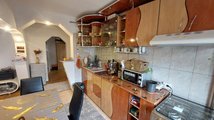 Apartament doua camere open-space, etajul 3, cartier 1 Mai zona Insula