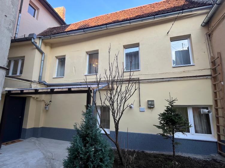 Apartament pe 2 niveluri în Centrul Vechi – 86 mp | 3 minute de Piața Sfatului