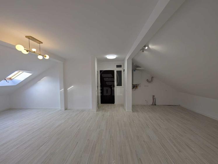 Mansarda de 4 camere, zona centrala, Floresti !