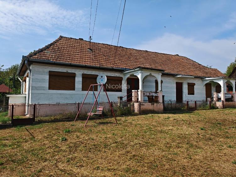 Casă de vânzare - Certeju de sus