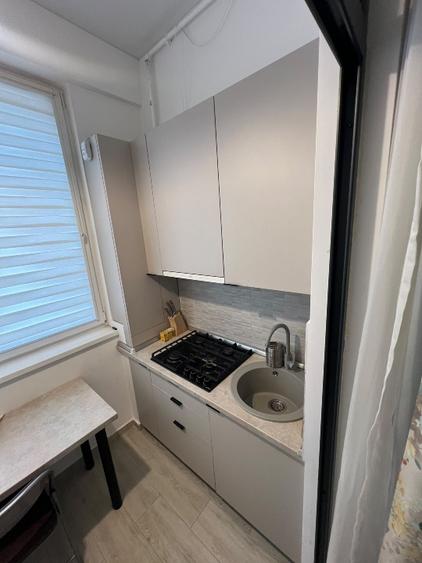 Proprietar vand ap. 2 cam. utilat si mobilat si loc parcare Pollux Residence