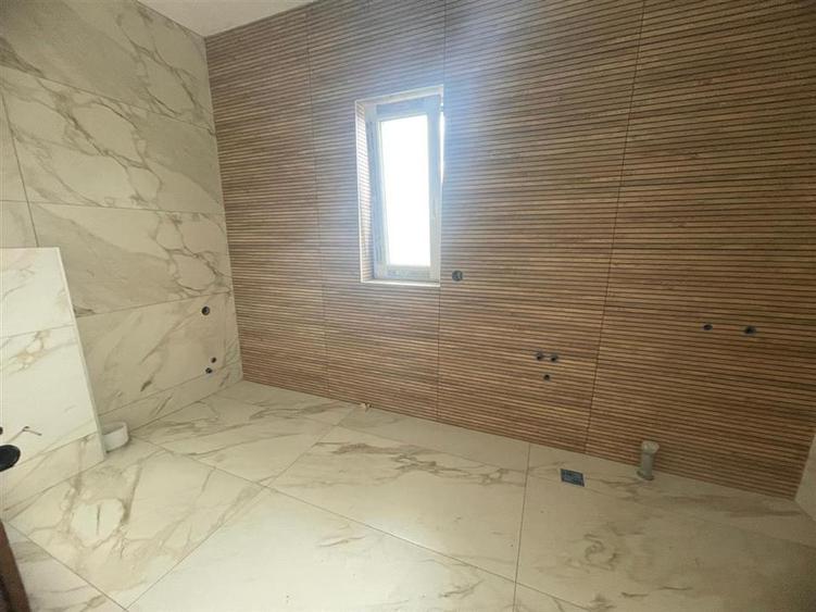 Apartament 3 camere cu balcon si parcare pe Doamna Stanca