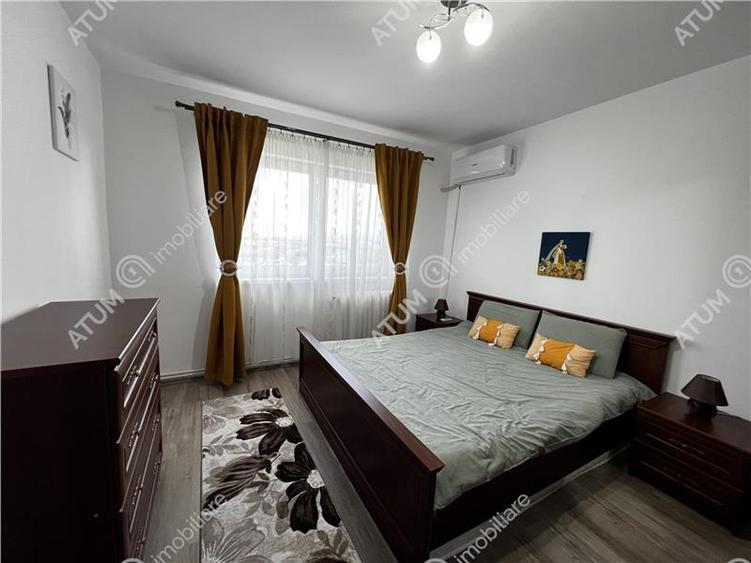 Apartament 3 camere la etaj intermediar si pivnita zona Vasile Aaron