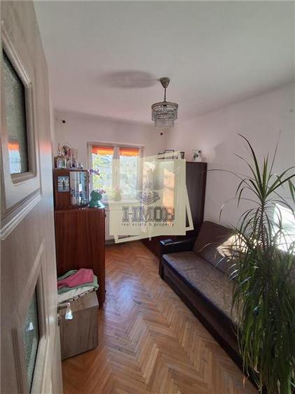 Apartament decomandat 3 camere et 2 cu 2 balcoane Valea Aurie