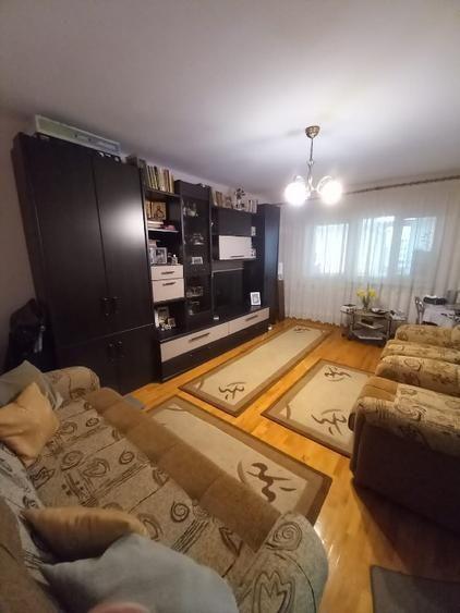 Apartament 2 camere – et.3/3 – zonă Piața Moldovei