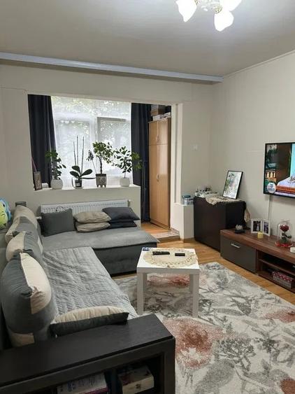 Apartament 2 camere, etaj 2/4, zona Tatarasi