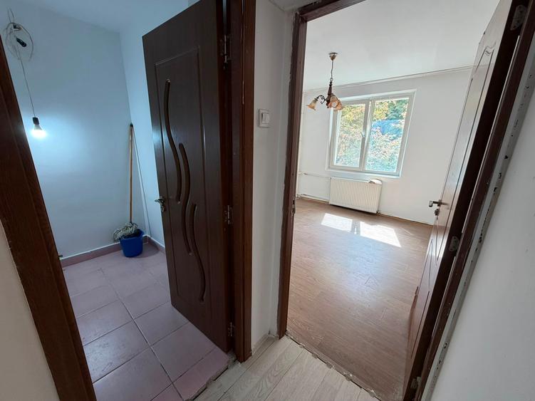 Titan 3 Camere Bloc 1980 Reabilitat Instalatii Schimbate 15 Min Metrou