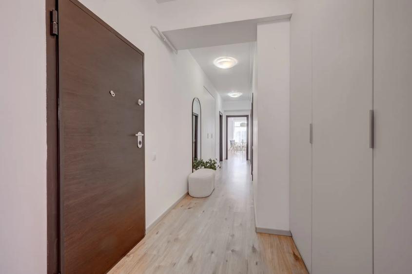 APARTAMENT CU 3 CAMERE - VEDERE LA LAC
