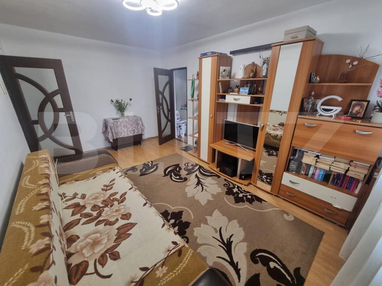 Apartament 3 camere, Craiovita Noua zona Niela