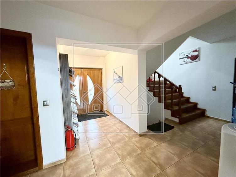 Spatiu de birouri - 9 camere - 250 mp utili - Selimbar