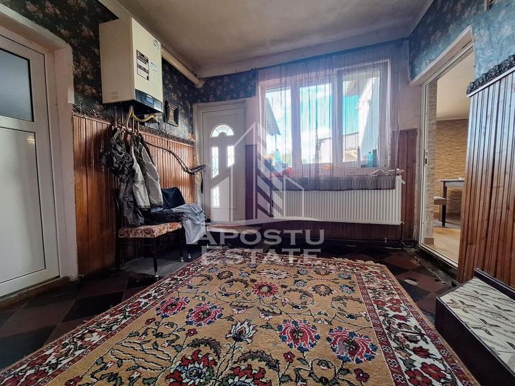 Casa individuala cu 5 camere si terasa, zona linistita Sanicolaul Mic