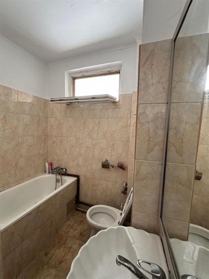 Apartament 4 camere, 71 mp, zona Centrala