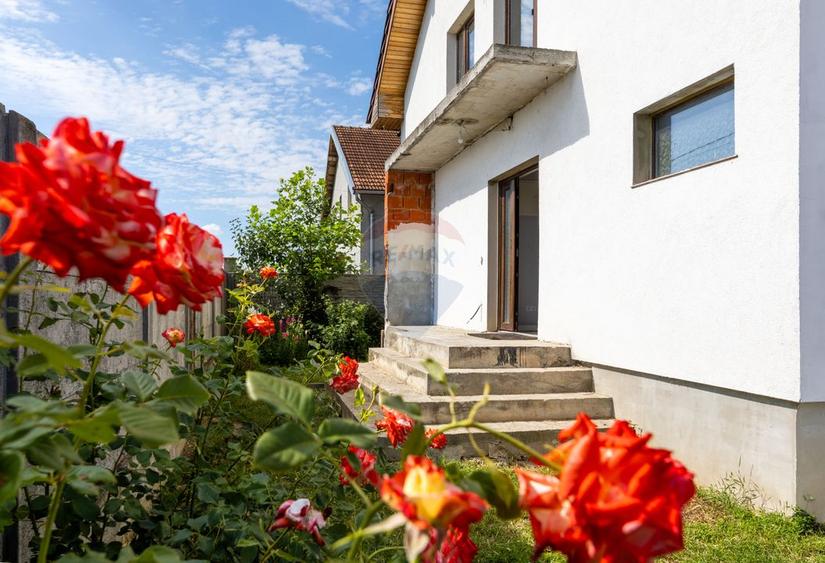 Casă/Vilă modernă de vânzare, 5 camere, în noul cartier din Macea Arad