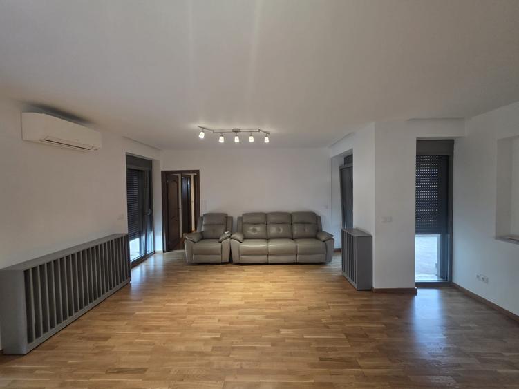 BANEASA GREEN LAKE COMPLEX APARTAMENT 4 CAMERE LOC PARCARE SI BOXA