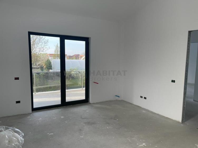 Vilă spațioasă Tunari | Curte mare | Complex închis