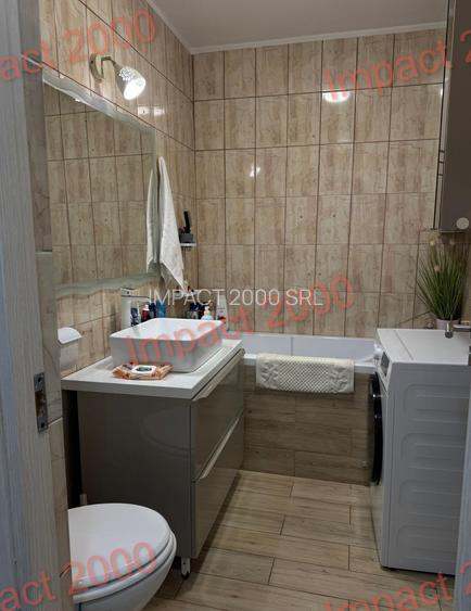 Apartament 2 cam zona Poarta 6 - 6