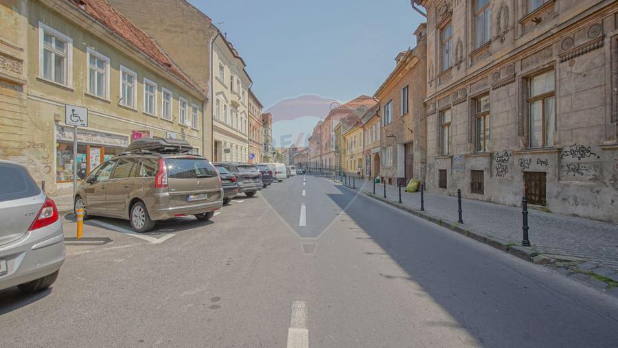 Oportunitate în Centrul Istoric –Spațiu comercial 299 mp utili, Brașov