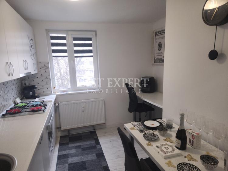 Apartament 3 camere | Etaj 4/8 | Metrou 1 Decembrie 1918 | Acte gata
