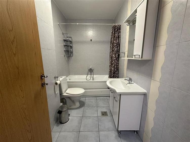 Inchiriere apartament 3 camere modern bloc nou zona Centrala- strada Horea
