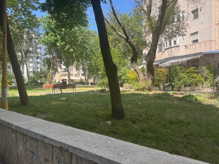 Vând apartament 2 camere bd Mamaia