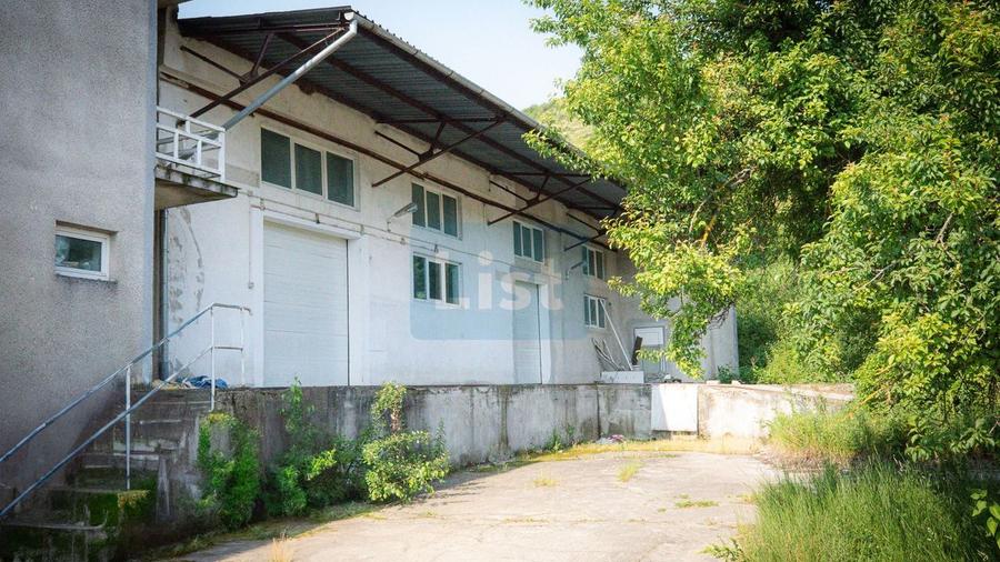 Spațiu industrial /hala /Spatiu administrativ in Resita,cartier Moniom
