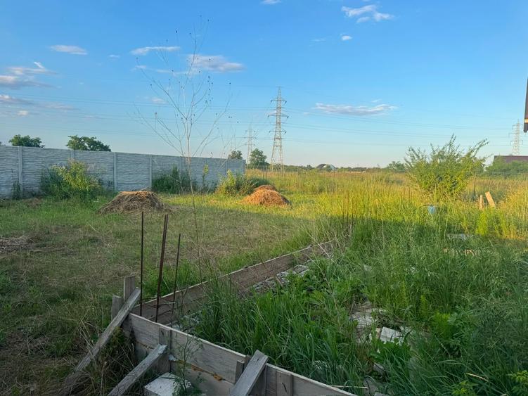Casa Peris  zona Cocioc  (Nefinalizata) , langa terenul de Golf Bucharest