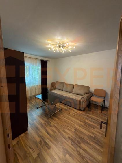 Apartament 4 camere de închiriat în zona Inel I, termen lung