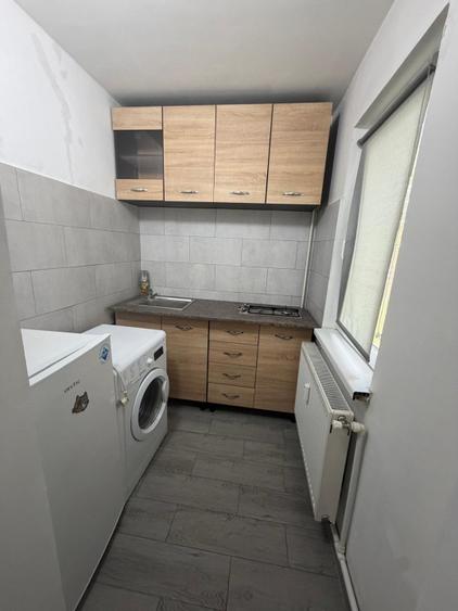 Garsoniera de vanzare, la parter , zona Craiovita - Big