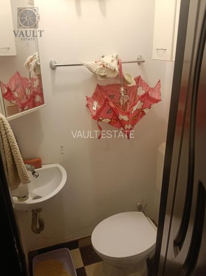 Apartament 3 camere -12 minute de mers  pana la metrou Costin Giorgian - 11