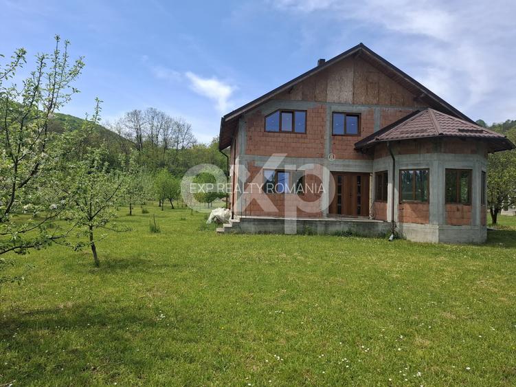 Casă P+M la roșu 188 mp și teren de 3.400 mp cu livadă in Pucioasa-Sat - 15
