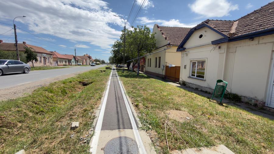 Vand casa individuala