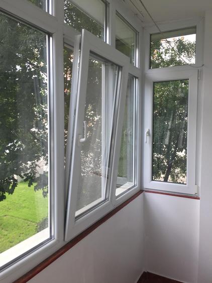 Apartament cu două balcoane