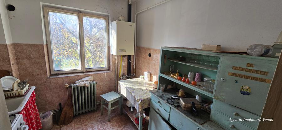Apartament 3 camere la str.Primaverii