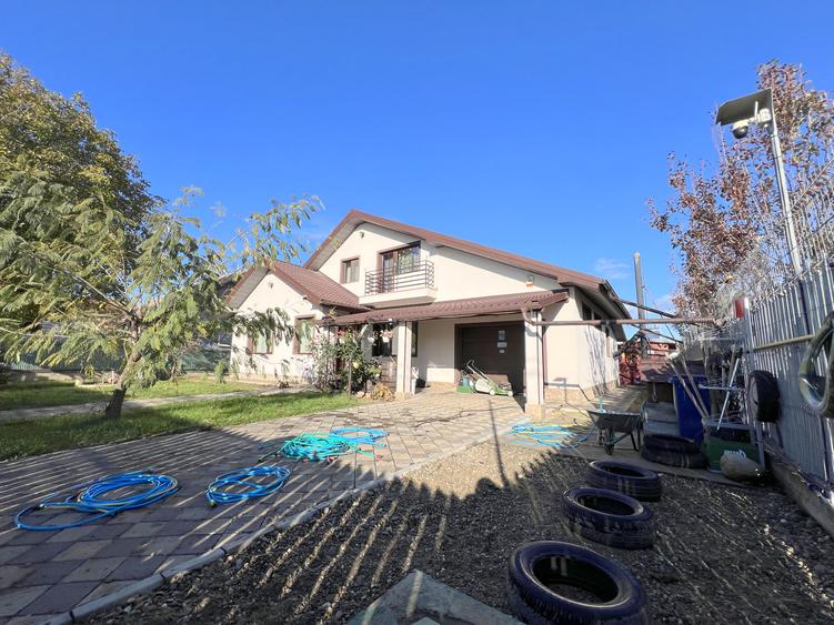 Vanzare 🏡 Vilă Deosebită P+M – Central Vânători (Galați) | Teren 1000 mp