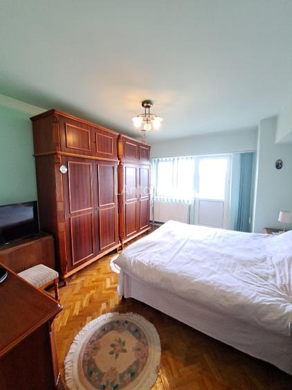  Apartament 3 camere de vânzare – Târgoviște, Micro 11 (în spatele Tribunalului  - 12