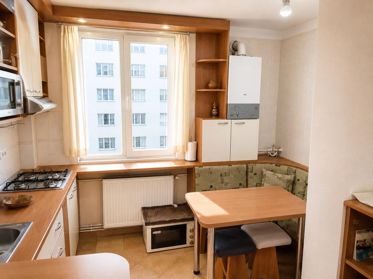 Închiriere Apartament 3 camere Titan 2 minute Parc IOR Centrală proprie