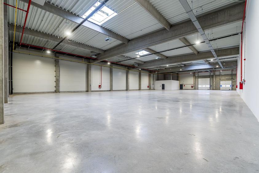 4646 mp - Hala industriala de închiriat în Parc Industrial Arad