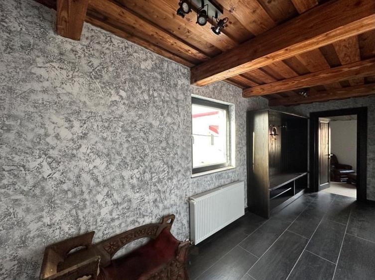 Spatiu comercial (Casa 6 camere) , zona centrala, 235mp, Radauti