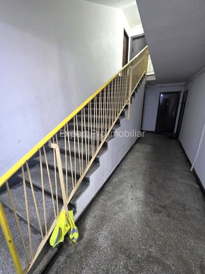 Bld. Unirii P-ta Alba Iulia Str. Moise Nicoara 17mp Et.4 Libera Bloc Reabilitat - 11