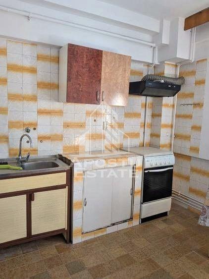 Apartament cu 2 camere de închiriat- centrala proprie, Piața Mărăști