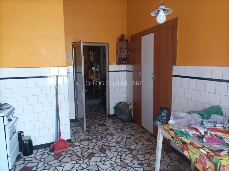 Casa 4 camere libera la vanzare zona Central - 10