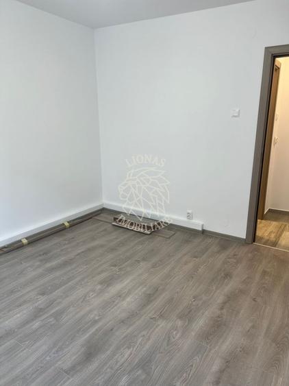 Apartament 2 camere 52mp+balcon-etaj 2-renovat-Zona Andrei Muresanu