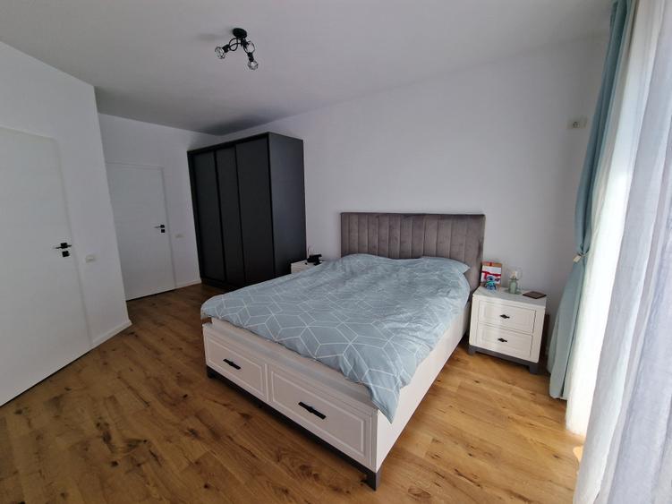 Casă 5 camere, mansardă, 140 mp, teren 350 mp